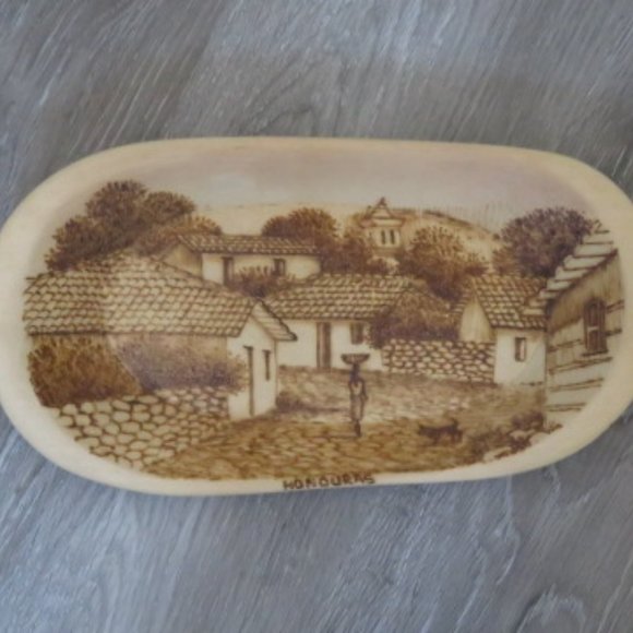 Honduras Burnt Wood Wall Art Village Scene Plaque (K238) - Picture 1 of 5